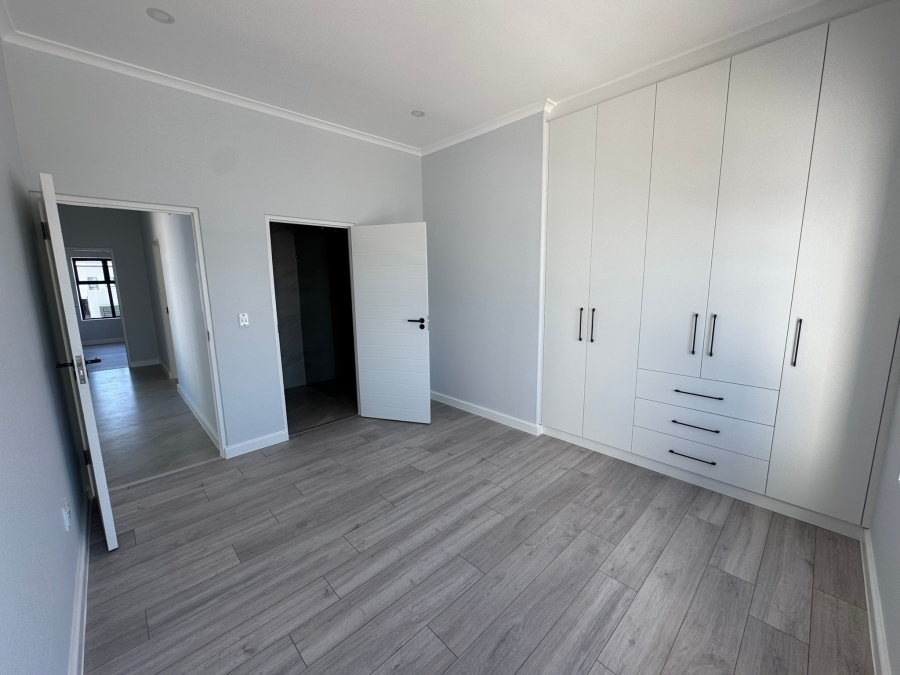 5 Bedroom Property for Sale in Sandown Western Cape